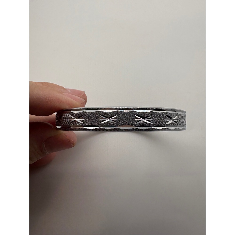 Vintage Silver Tone Etched Starburst Hinged Bangle Bracelet with Safety Chain